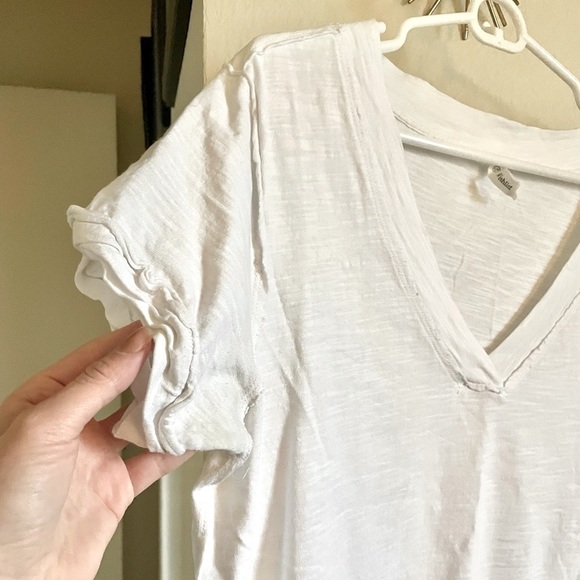 Vici | White Ripped V Neck Tee Size S/M - Picture 6 of 7